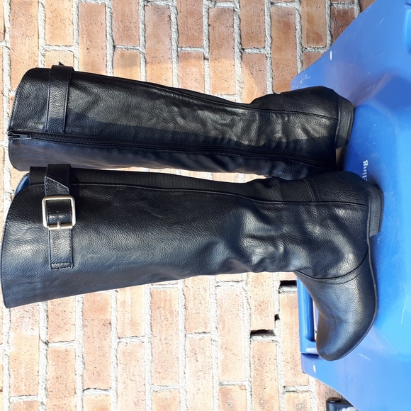 Size 8 Fergalicious by Fergi Low Heel Tall Boots - Picture 1 of 13